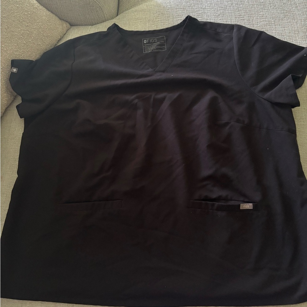 Figs Casma 3 pocket top